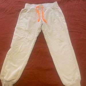 FIGS Cropped ankle scrub pants